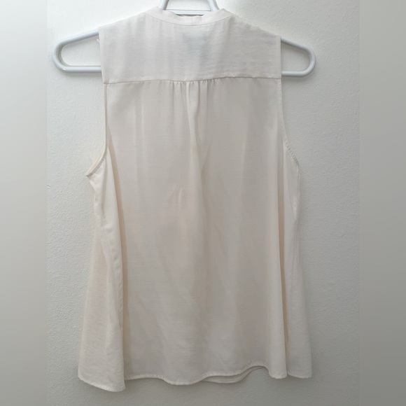 NWOT Gorgeous Lord &Taylor Sleeveless Blouse Cream Size XL - Picture 2 of 4